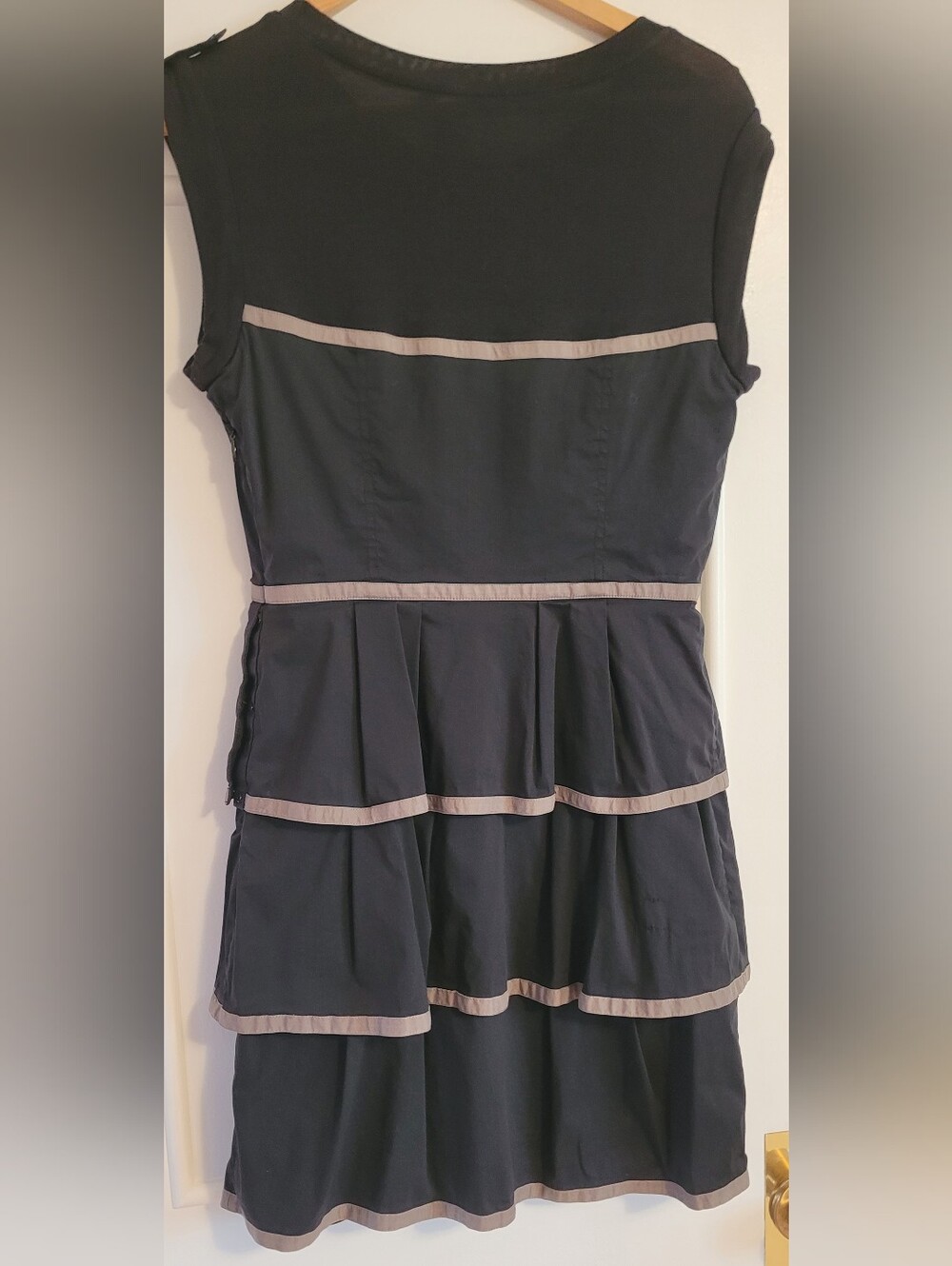 BCBGMAXAZRIA 'Yasmina' Sleeveless Combo Sheath Dress - Picture 9 of 16